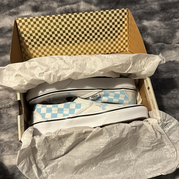 NWT Vans x Walt Disney World Slip On Shoes Mickey Mouse Castle 50th Anniversary - Picture 6 of 6